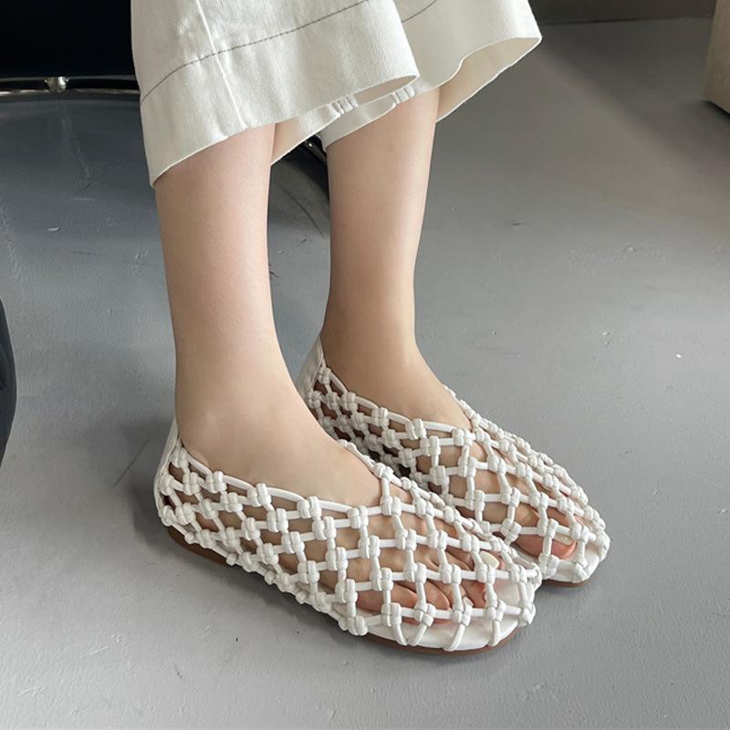 Casual shoes women's summer new fashion flat bottom shallow mouth hollow woven women's shoes