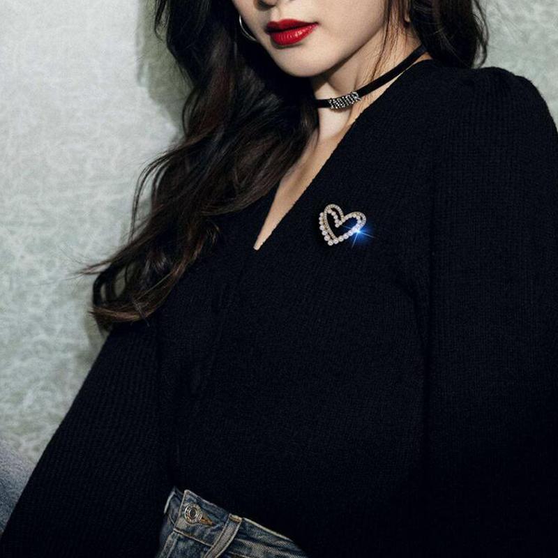 Simple Temperament Faux Pearl Zircon Brooches for Women Elegant Love Heart Pins Clothes Accessories Wedding Gifts