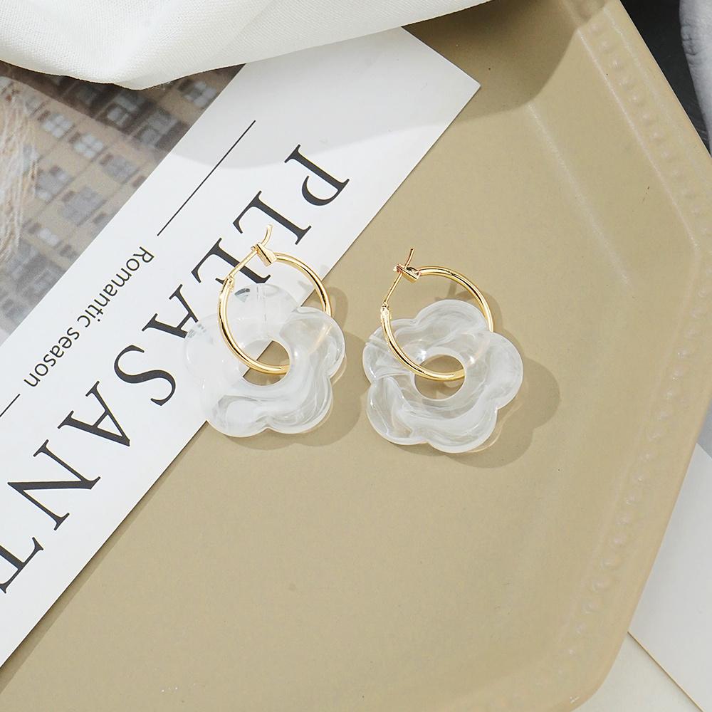 Trendige Harz-Acryl-Ohrringe, süße und niedliche Blumen-Ohrringe, modische, einfache Damen-Schmuck-Accessoires