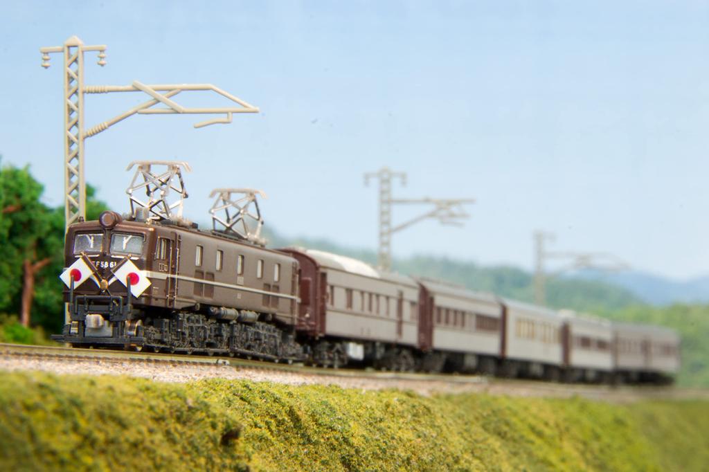 Rokuhan Z Gauge EF58 Type No. 61 Imperial Specification T039-1 Railway Model Electric Locomotive