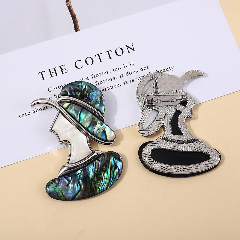 Stylish and textured design with inlaid shell brooch pendant, personalized and high-end