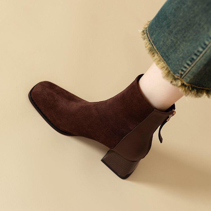 Giant and thin French brown temperament thick heel short boots 2025 autumn and winter new square head high heel Chelsea ankle boots women