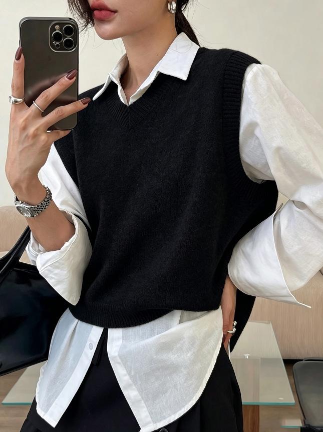 Korean Style Solid Color V-neck Knit Vest - Women's Short Ribbed Sleeveless Top