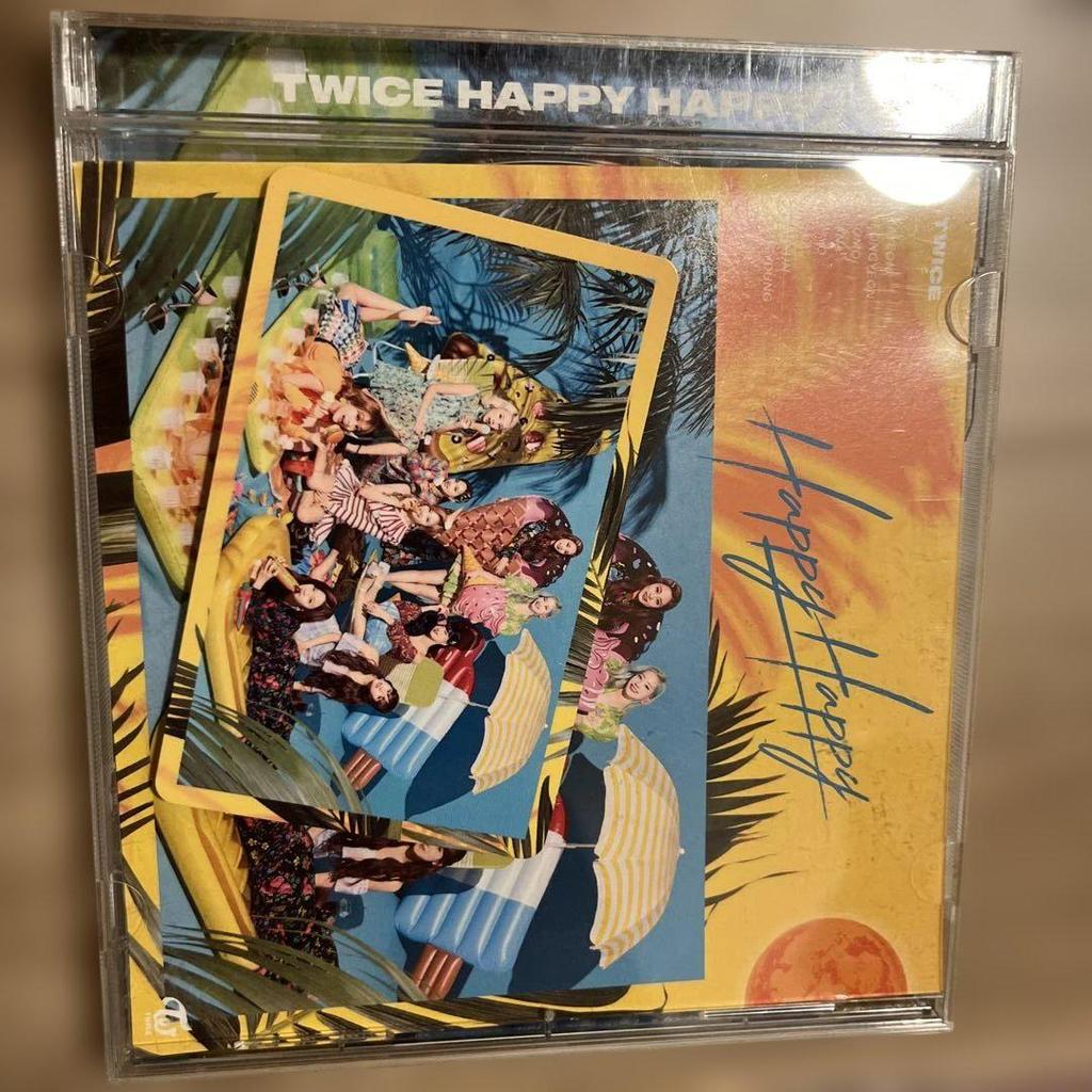 [USED] TWICE HAPPY HAPPY + TWICE 10,000 yen purchase bonus card included