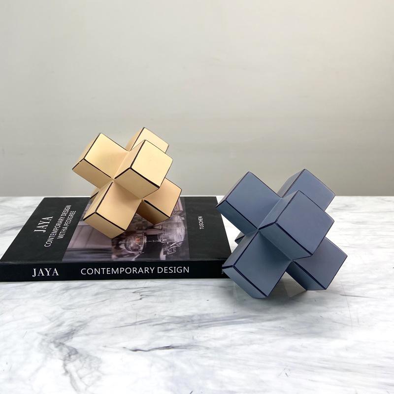 Moderní jednoduchý evropský styl, lehký luxusní bílý modrý pryskyřičný kříž, ozdoba, model domu, prodejní kancelář, měkká dekorace