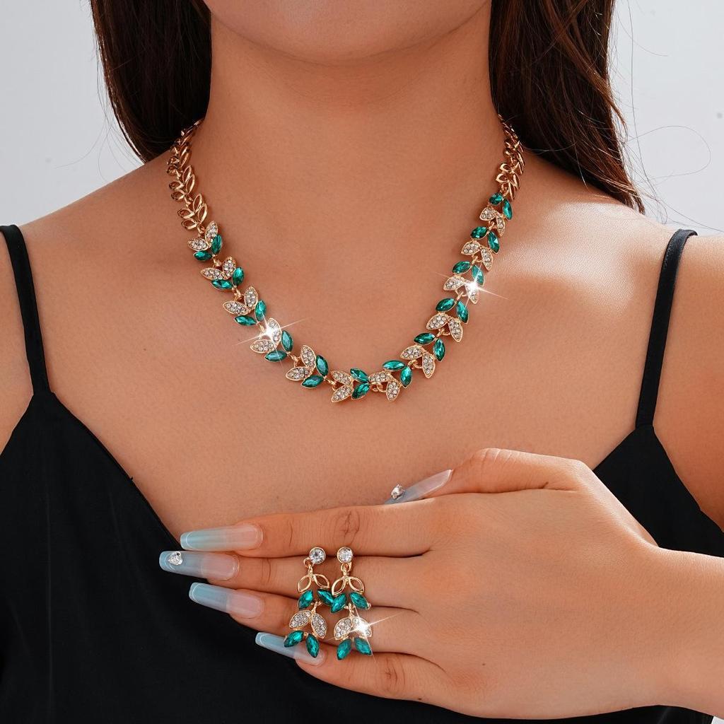 Hot-Selling Bridal Pendant Necklace & Earring Set - Fashionable Jewelry for Banquets