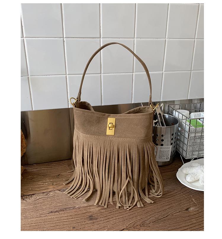 

Женская ретро замшевая сумка через плечо 2025: Универсальный, Стильный и Простой 23*12*20 cm хаки