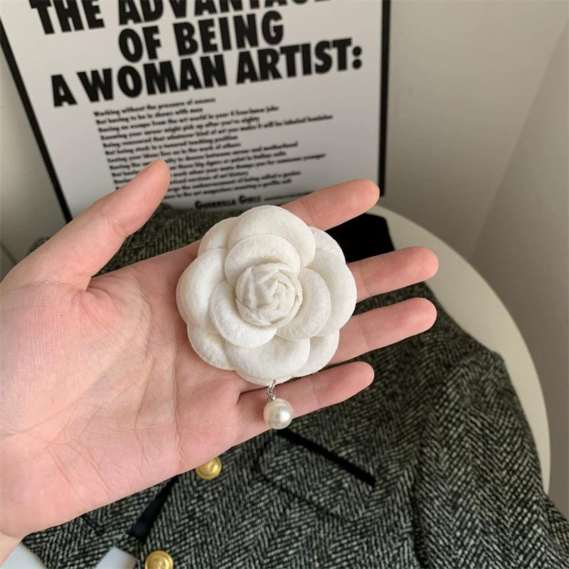 Nouveau Broche Fleur Camélia en Tissu Nœud Papillon Accessoires Col de Chemise pour Dames Épingles Broches Vintage pour Mariage Fête pour Femmes