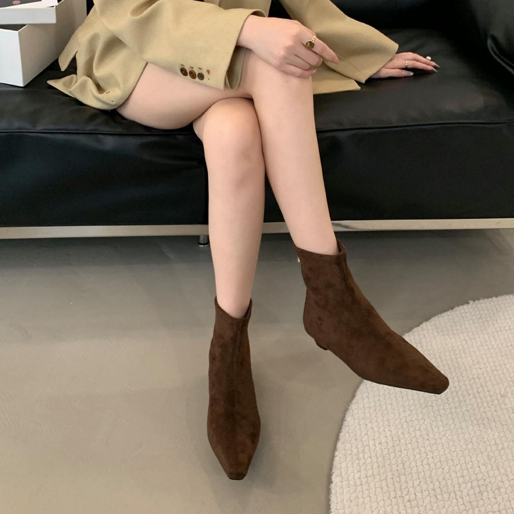 2025 autumn and winter new simple matte suede flat socks boots flat heel thin boots temperament pointed short boots women