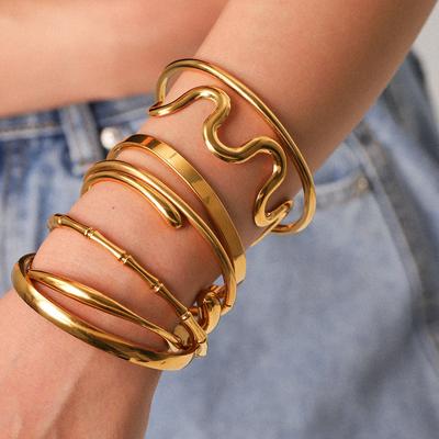 INS Western Style Glossy 18K Gold Plated Clasp Stainless Steel Bangle, High-end Open Bangle, Non-fading Titanium Steel