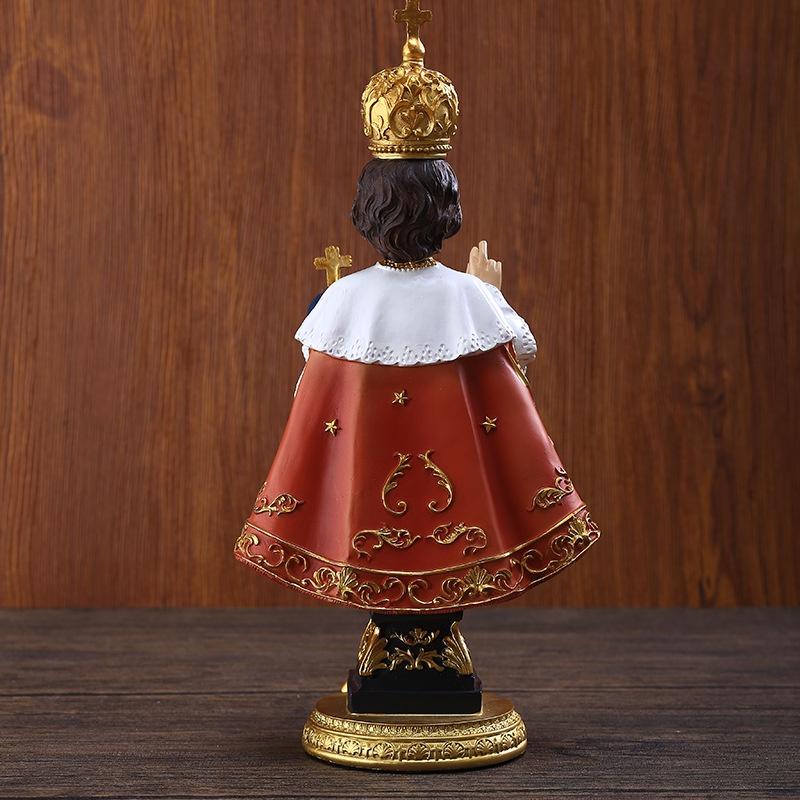 12palcové římské nemluvně s křížem Královské červené roucho Pryskyřice Stolní figurka Náboženský dárek Dekorace