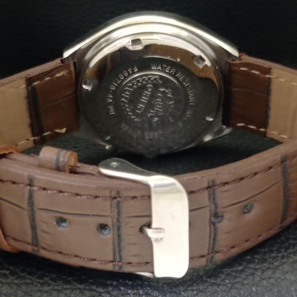 VINTAGE ORIENT CRYSTAL AUTOMATIC JAPAN 46941 MENS ORIGINAL DIAL WATCH A703365-1