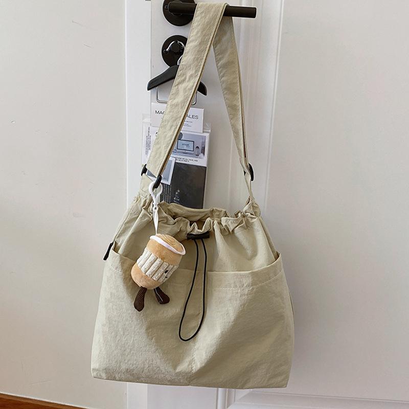 Spring and Summer New Fashionable Shoulder Bag Large Capacity Bag Women Simple Casual Large Capacity Commuting Tote Bag Women