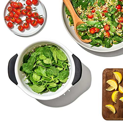 OXO 3-Quarter Plastic Colander with Legs, White, with Efficient Draining Design