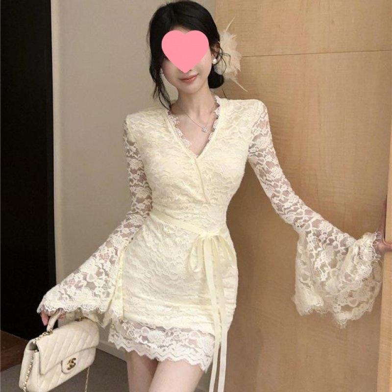 Plus Size Lace Patchwork Flare Sleeve Bodycon Dress for Women - Slimming Autumn/Winter Style