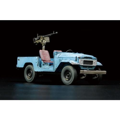 AK Interactive 1/35 Scale Modern-Use Compact Four-Wheel Drive SUV Military Version with DShKM Heavy Machine Gun, Plastic Model Kit AK35002