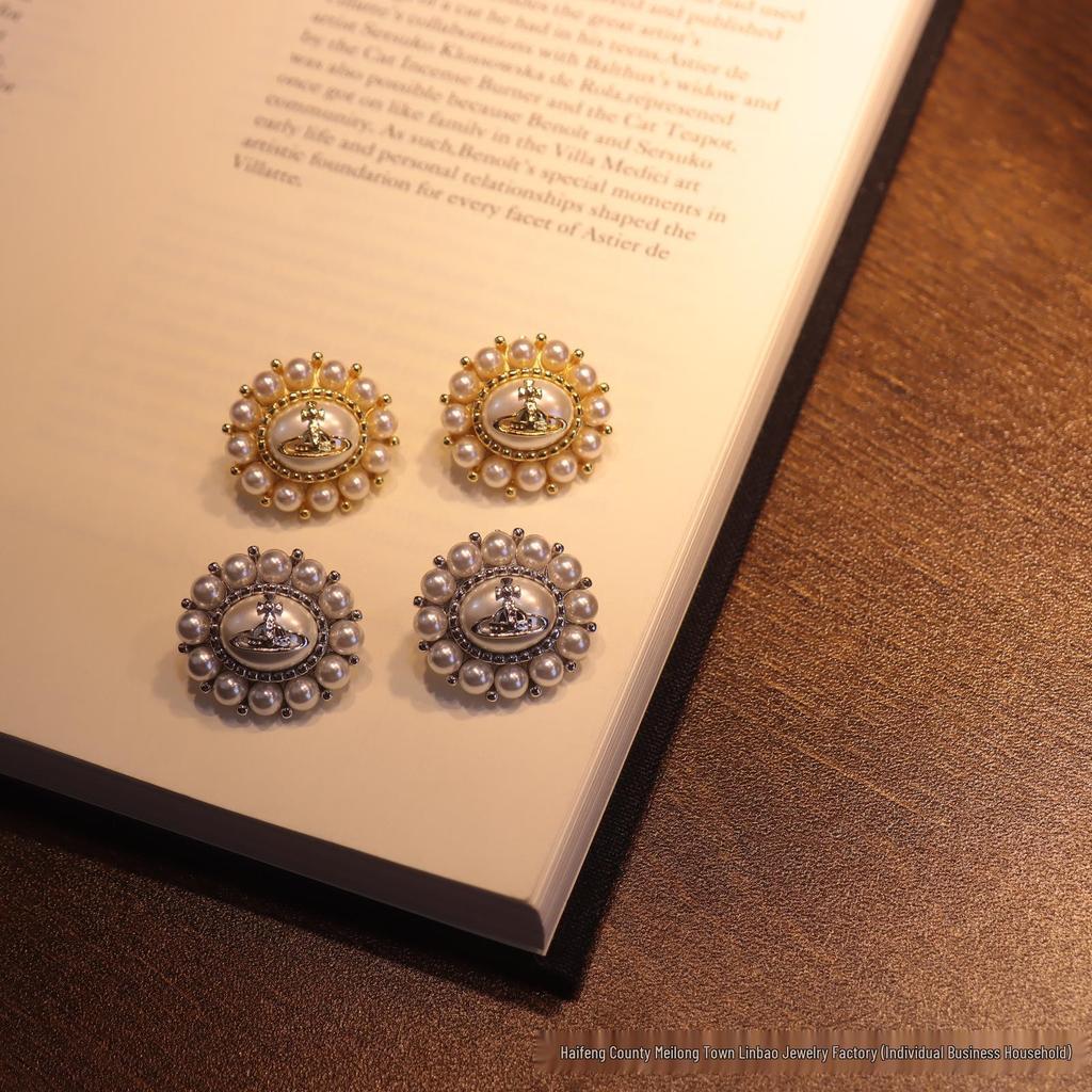 Vivienne Westwood Diamant Halskette & Ohrstecker Set – Modisches Pavé-Design