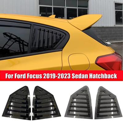 Für Ford Focus - Limousine Schrägheck ABS-Kunststoff Heckscheiben-Louver-Scoop-Abdeckung Seitenlüftungsblende Auto-Klebezubehör
