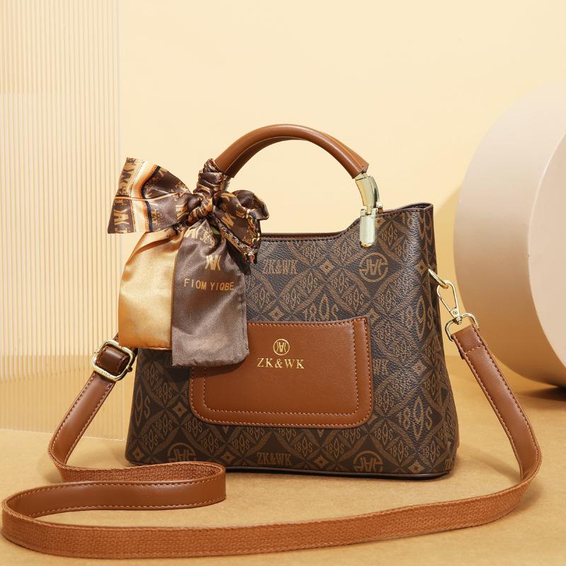 

Premium sense bag women s 2025 new messenger bag foreign style is popular this year, shoulder handbag tote bag women s bag