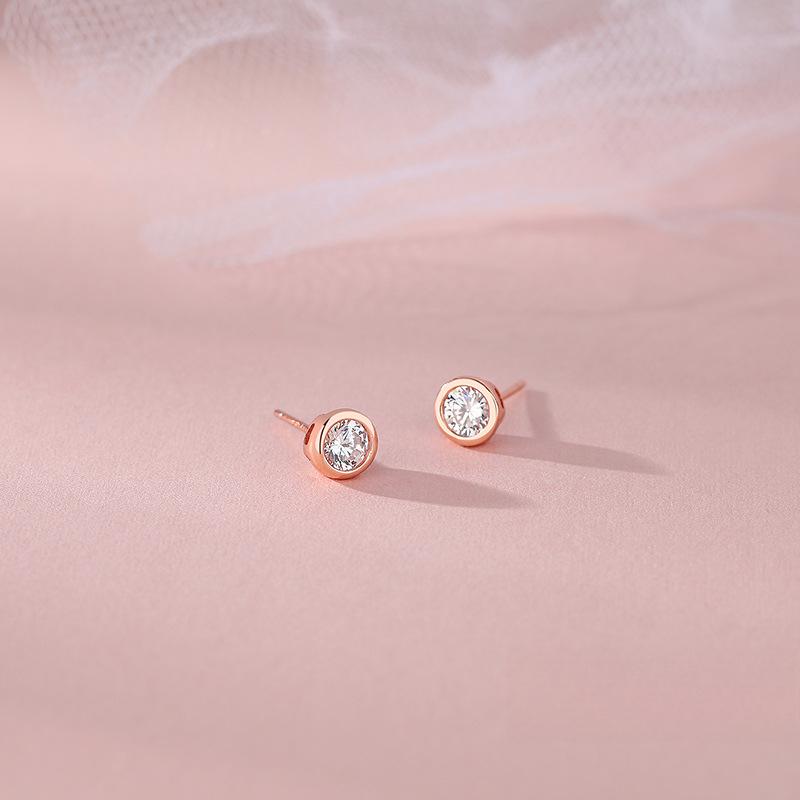 

Простые круглые серьги Love из циркония для женщин с нишевым легким роскошным темпераментным дизайном и ушными косточками