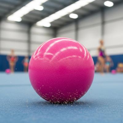 Patogus ir universalus gimnastikos kamuolys profesionalioms ritminės gimnastikos treniruotėms