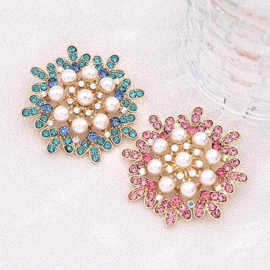 Women Party Jewelry Faux Pearl Rhinestone Snowflake Brooch, Alloy Lapel Pin for Shirts Decorative Pins Coats Sweaters Dresses, Men Accessories Winter