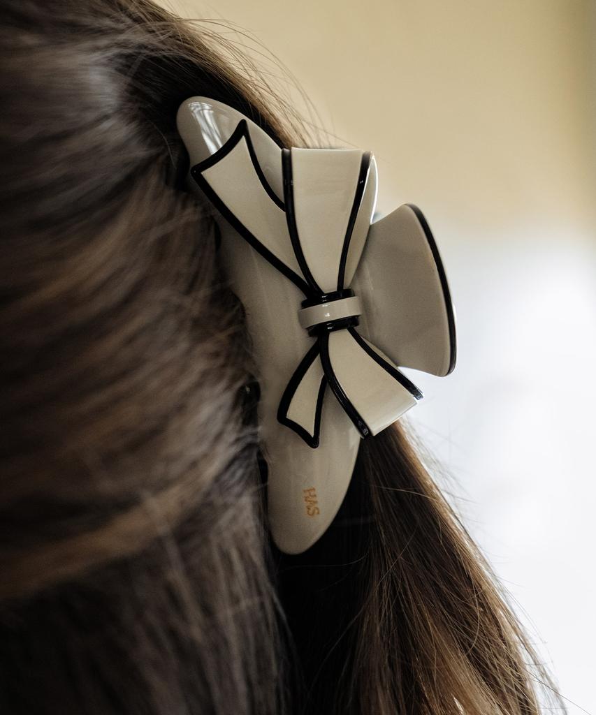 Has En011 Double Color Edge Ribbon Hair Clip (2Colors)