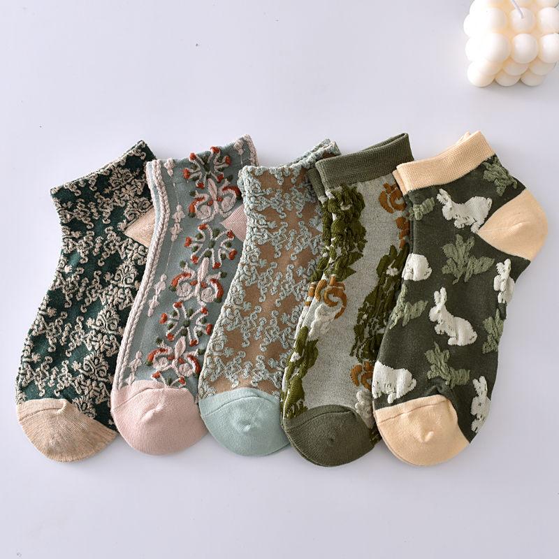 5/6PCS Hot Selling Woman Socks Ethnic Retro Vintage Harajuku Crew Socks Flower Embroidery Fashion Japanese Kawaii Cute Socks Women Gift
