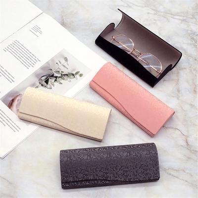 Moderne wasserdichte PU-Leder Brillenbox für Damen Herren, tragbares Etui für Lesebrillen Sonnenbrillen, Brillen Schutz