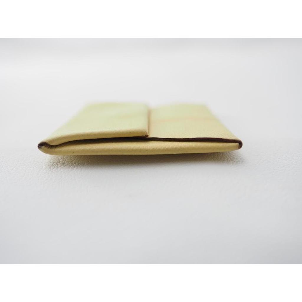 Used First come, first served. 2015 HERMES Bastia coin case in yellow.