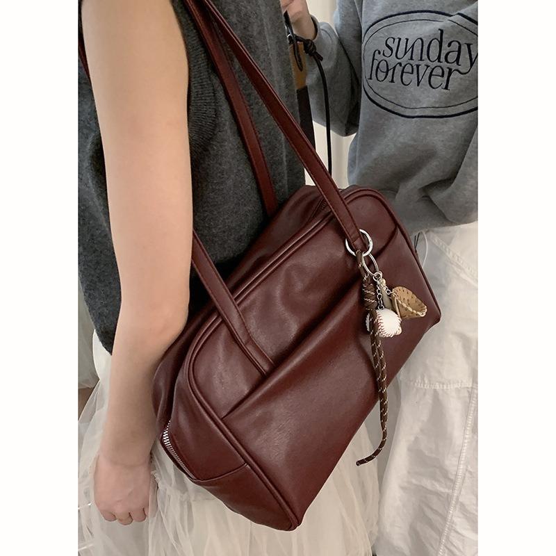 

Women s Commuter Large Capacity Shoulder Bag Niche High-Grade Retro Portable Boston Bag Fashion All-Match Crossbody Wine Red（No Pendant）