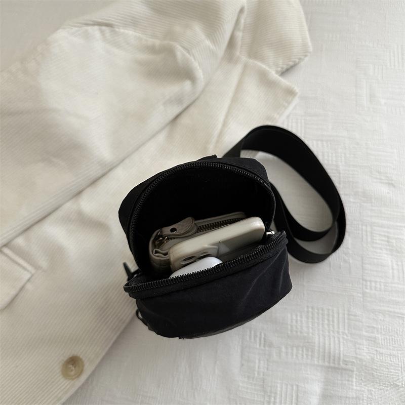 2025 new shoulder messenger bag mini lightweight and simple small satchel mobile phone bag men's fanny pack sports breast bag