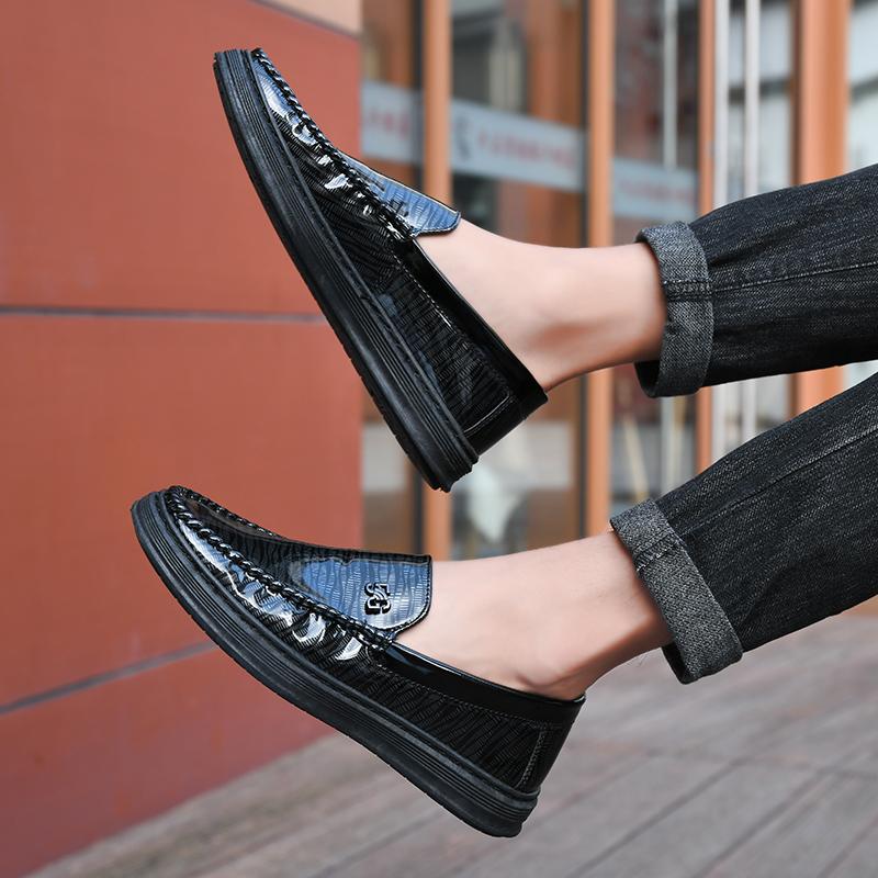 Новое поступление Лодочные туфли мужские слипоны черные из лакированной искусственной — фото 3