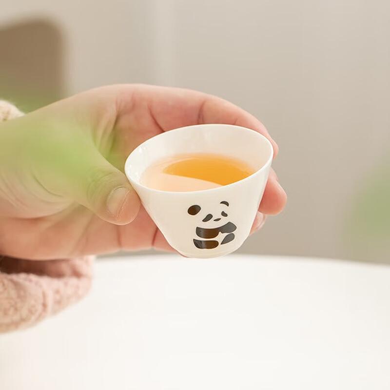 AilanhuiJia Portable Ceramic Tea Set - Panda Edition
