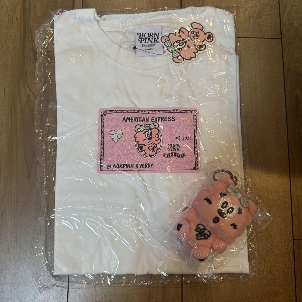 [USED] BLACKPINK Verdy AMEX Limited Edition T-shirt and Keychain S.