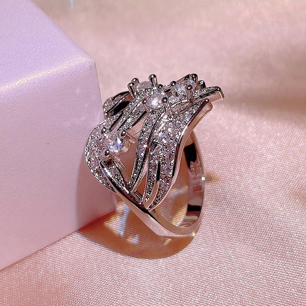 New Creative Diamond-studded Rice Ear Flower Rattan Ring Ladies White Zircon Ring Party Birthday Jewelry Gift