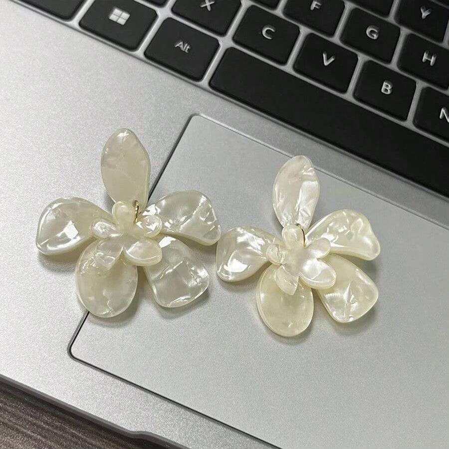 Beach Resort Style Floral Earrings - Exaggerated High-End Fashion Ear Accessories