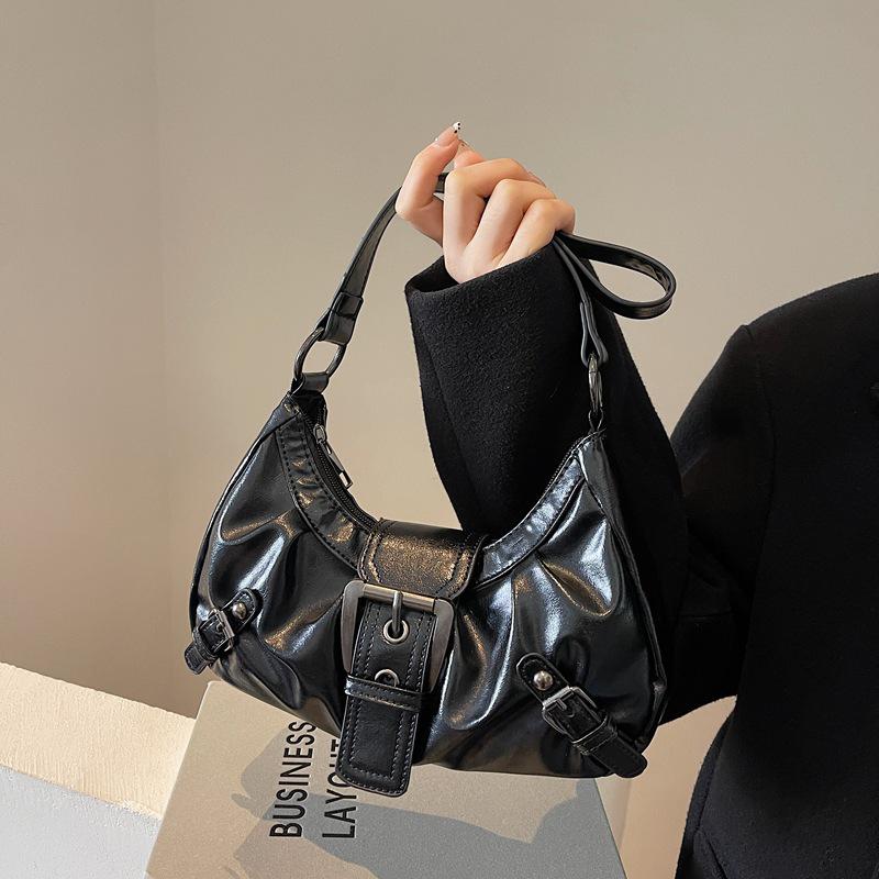

2024 Women s Retro Distressed Single Shoulder Tote Handbag - Commuter Style Underarm Motorcycle Bag чорний