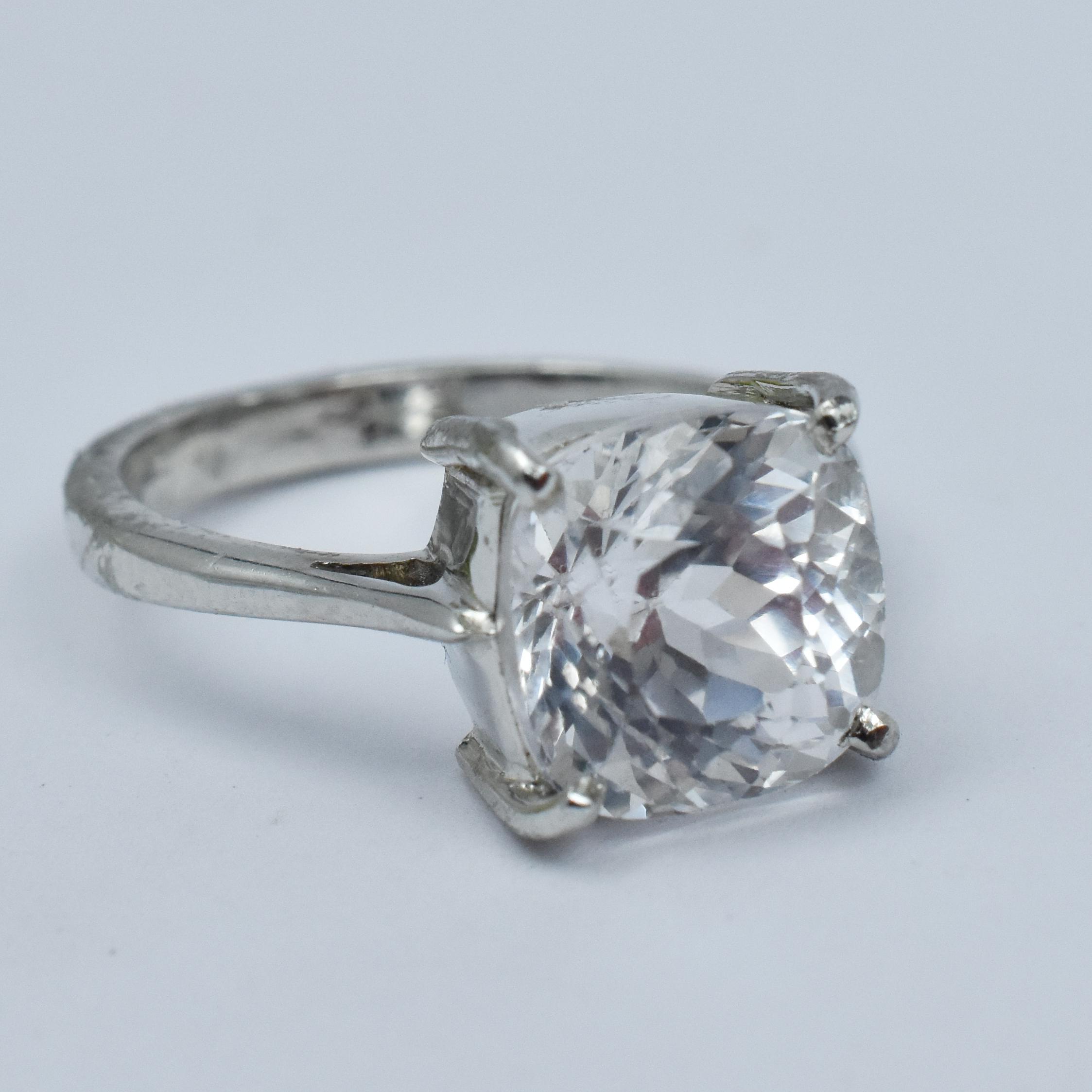 

Silver Ring Simulant Sz-8 White Stone Square Cushion 19.10 Ct Sapphire ar-3129-sa 8.5 mm білий