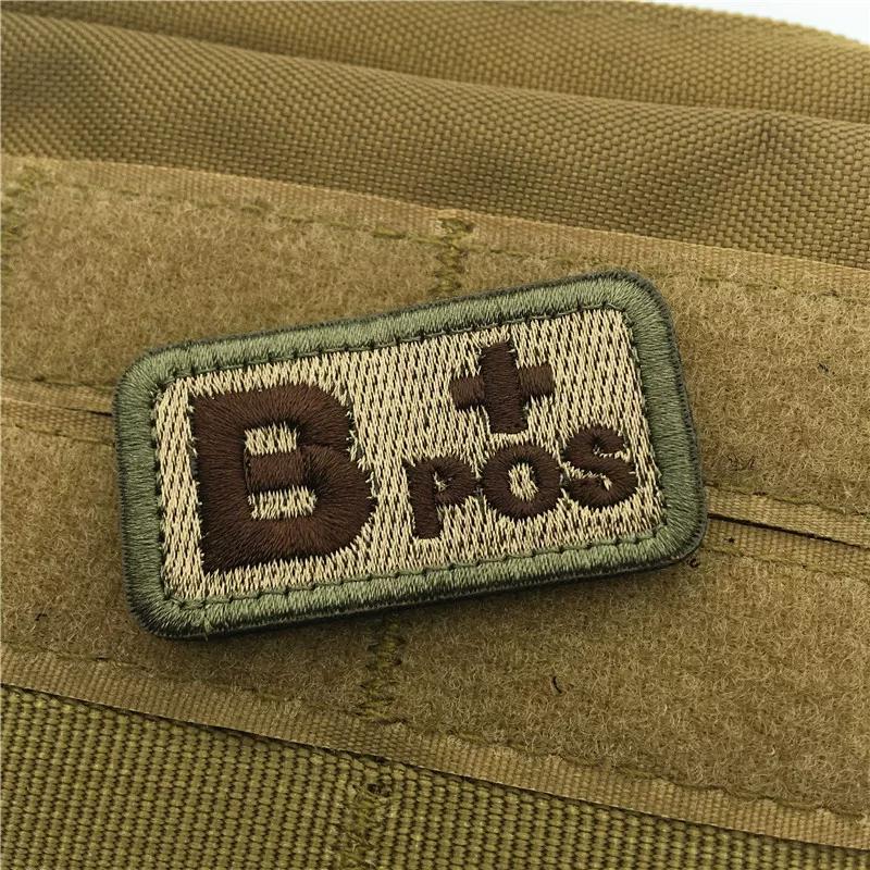 Taktisches Blutgruppen-Siegel Identifikations-Siegel Stickerei Klettverschluss-Abzeichen Armband Typ A Typ B Typ AB Typ O + POS Militär-Fan