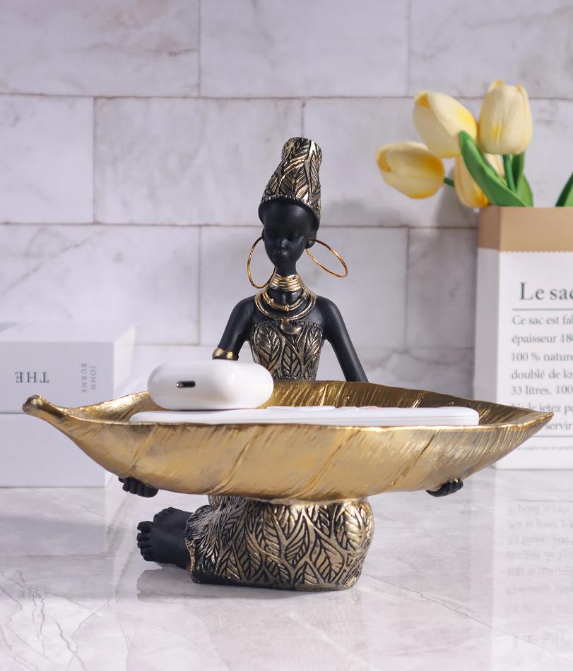 Africká dívka držící talíř socha, Domácí a kancelářská dekorativní úložná ozdoba, Vintage sběratelské řemeslo Stolní dekor