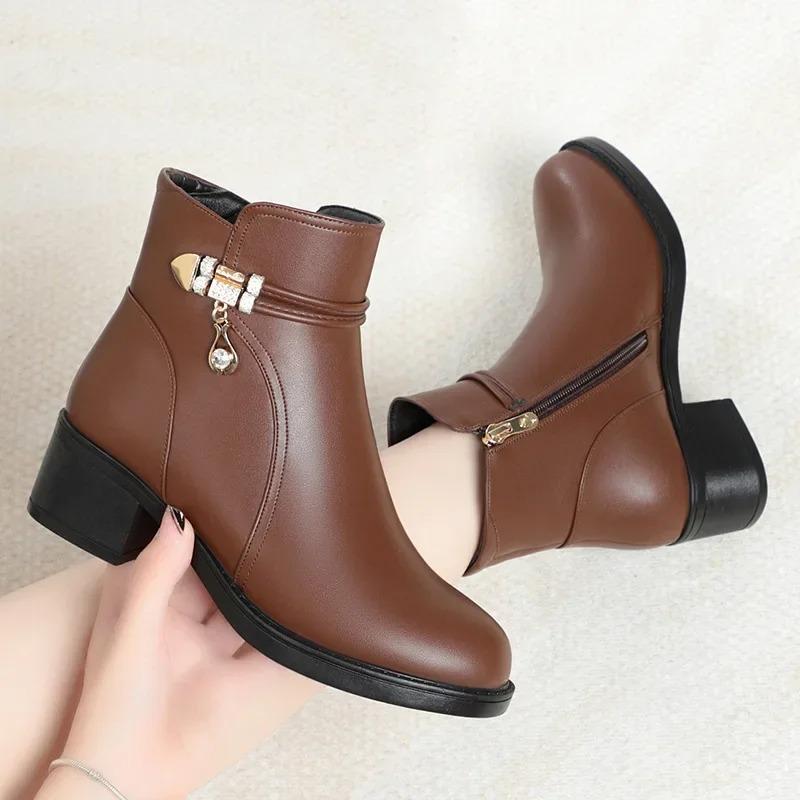 High Quality Women's Boots Fashion Casual Soft Leather Boots Plush Warm Winter Boots for Women Temperament Pointed Leather Boot