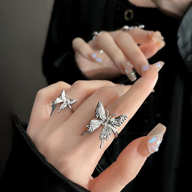 Romantic Liquid Metal Butterfly Ring for Women Elegant Irregular Pleated Texture Exquisite Punk Finger Rings Fashion Jewelry