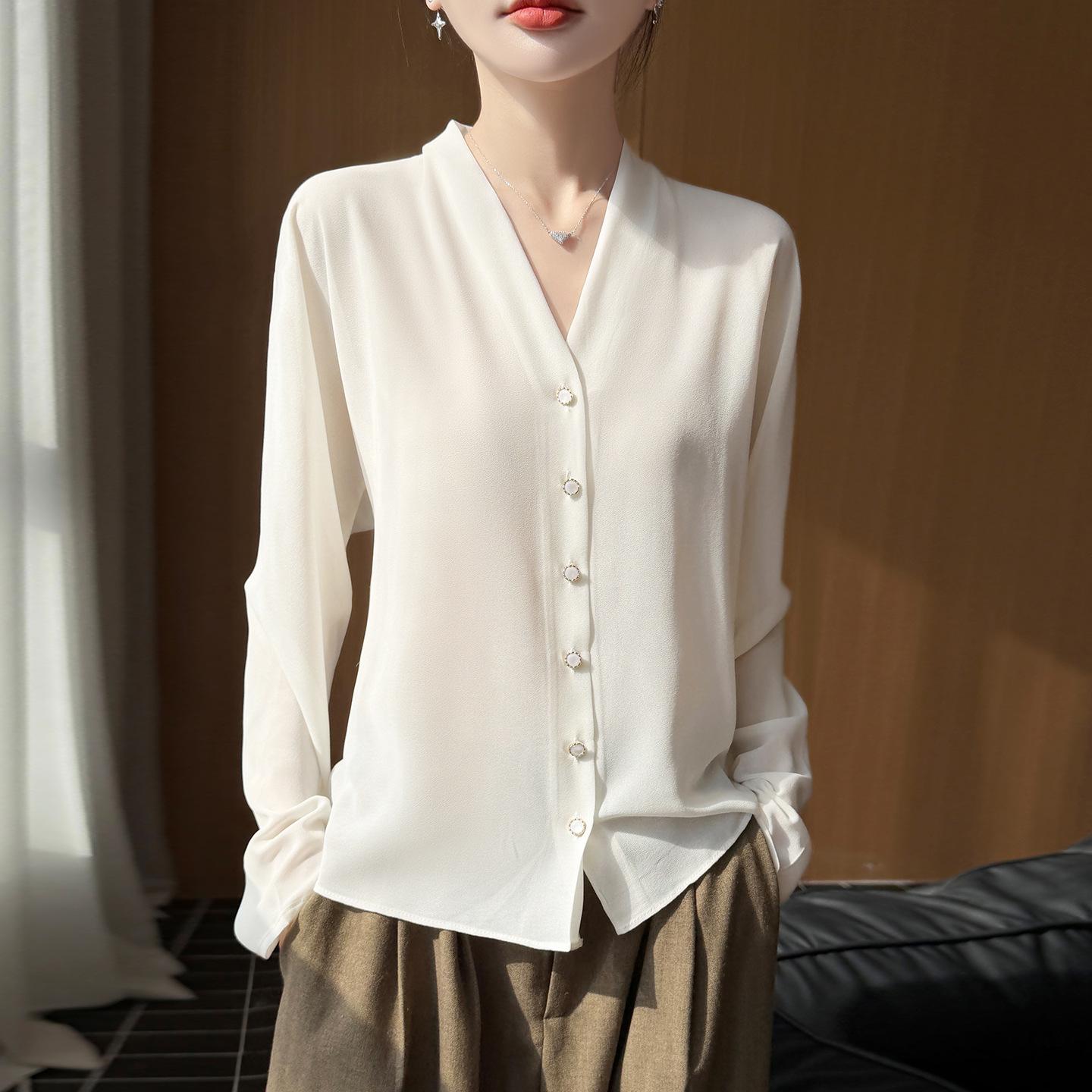 

Sunscreen Shirt V-neck Elegant Long-sleeved Cardigan with Printed Buttons, Lightweight Blouse for Spring and Summer, Light and Thin for Ladies. M молочный белый