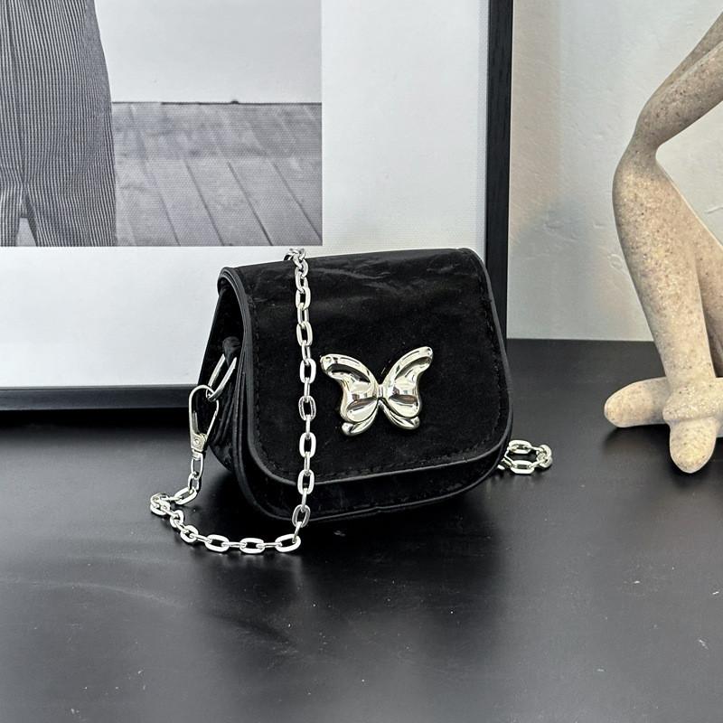 Stylish Black Chain Crossbody Bag For Women Ideal For Casual Summer Outfits