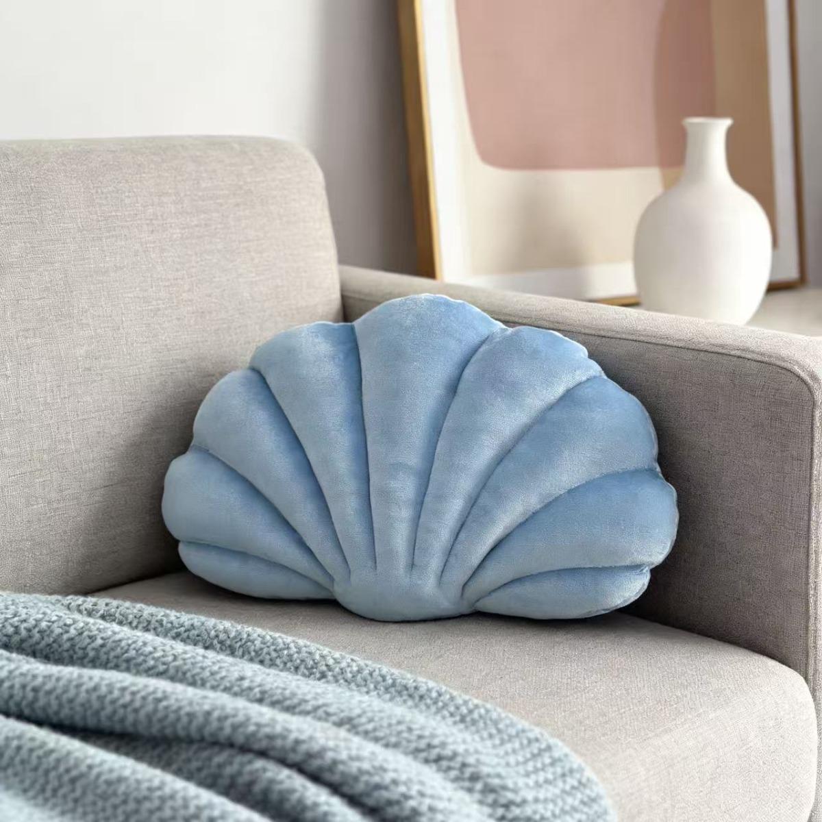 

A seashell-shaped pillow, suitable for living room sofas, bedrooms, offices, and home decor. 40x25cm