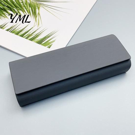 Stylish Eyeglass Storage for Men Women Hard Shell Case, Lightweight Portable Protective Glasses Case Anti Pressure Eyewear Box Women, Anti-Pressure