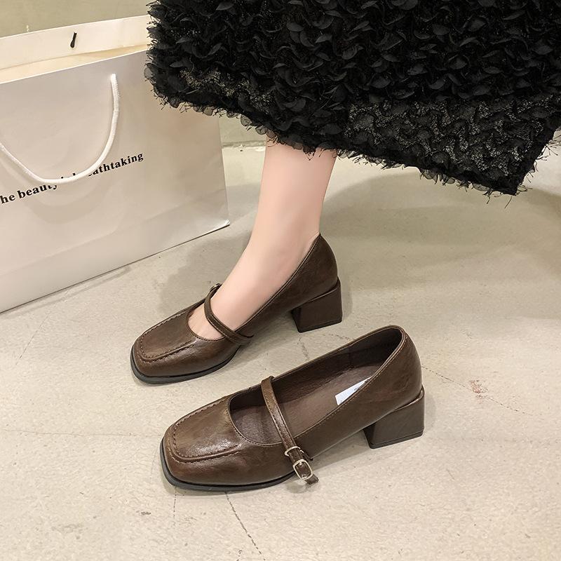 

Retro Mary Jane shoes women s autumn 2025 new French temperament elegant square head light mouth thick heel high heel single shoes 39