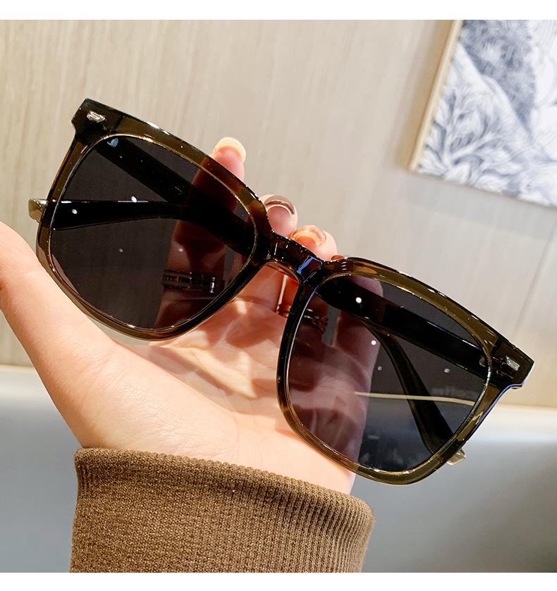 Women's Retro Square Polarized Sunglasses, Anti-UV, Large Frame for Fashion and Driving