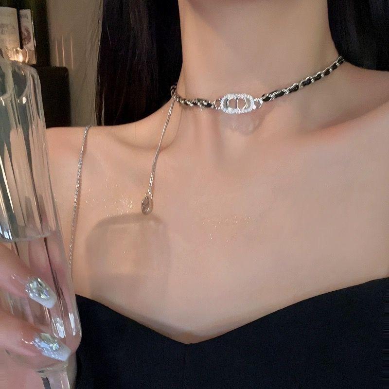 Titanium Steel Non-fading Small Waist Necklace Women's Summer Niche Design Accessories Collarbone Chain Pendant
